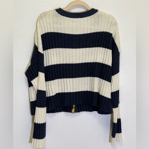 American Eagle - B-Neck Cropped Navy/BeigeStriped Cardigan Sweater - size L - Picture 2 of 6